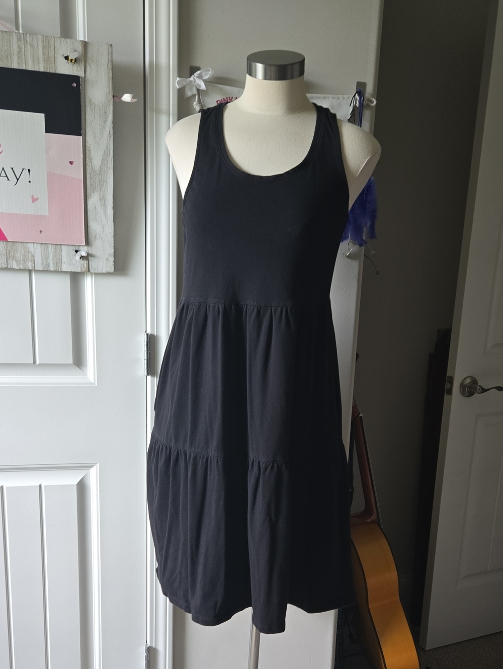 Women’s Black Sleeveless Tiered Dress - Classic Casual